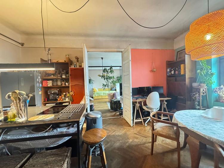 Apartament interbelic in zona Mihai Viteazul-103mp, et. 2/2