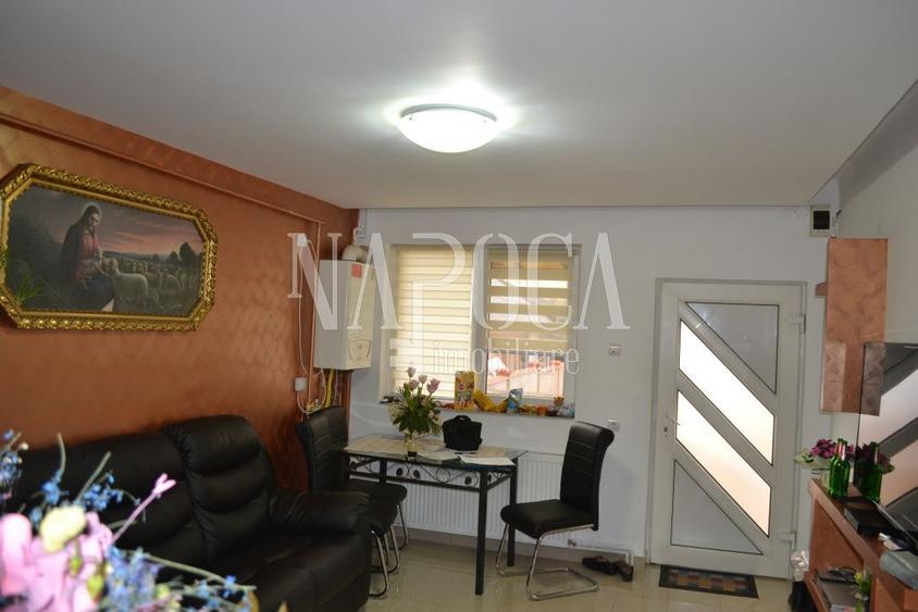Casa 5 camere de vanzare in Floresti