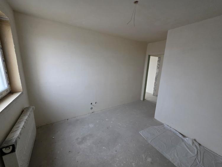 Apartament 3 camere, etaj intermediar, zona FSEGA