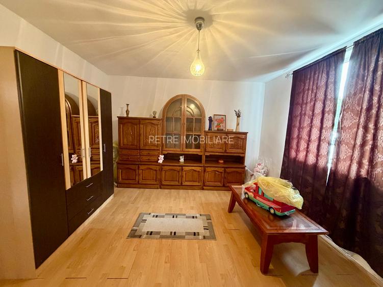 Casa solida si locuibila cu 1470 mp teren integral proprietate - 9