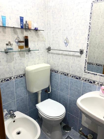 Apartament 3 camere, 2 bǎi, ultracentral, decomandat, 85 mp+boxǎ 12mp