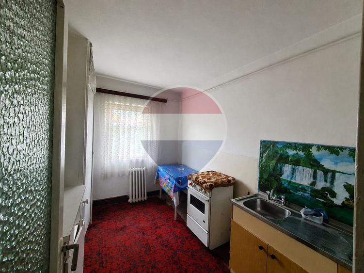 Apartament cu 3 camere de vânzare în zona Pompieri