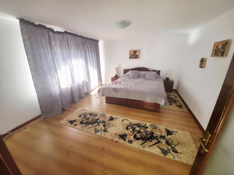 Casă / Vilă cu 5 camere de vânzare
