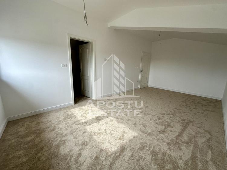 Casa individuala cu 5 camere, finisaje premium, disponibila imediat.