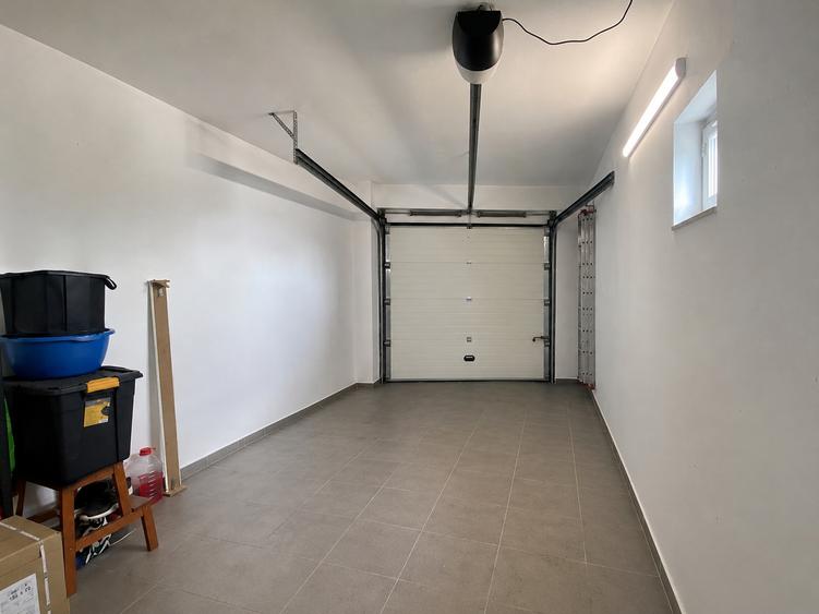 Casă renovată cu teren de 938 mp, garaj și anexă – Valu lui Traian