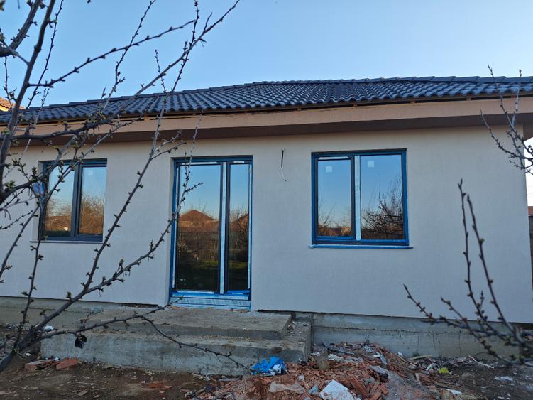 Casa noua de vanzare in Episcopia