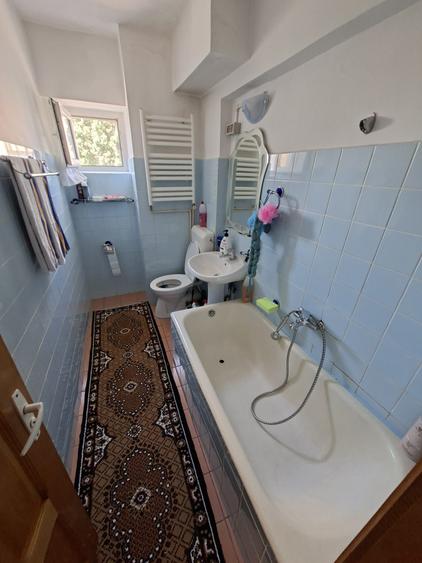 Apartament cu 3 camere, decomandat, etajul 3/8, zona Pacurari