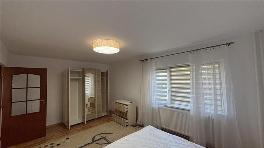 Inchiriere apartament 3 camere modern cu parcare in Zorilor- str Meteor, Cluj-Na