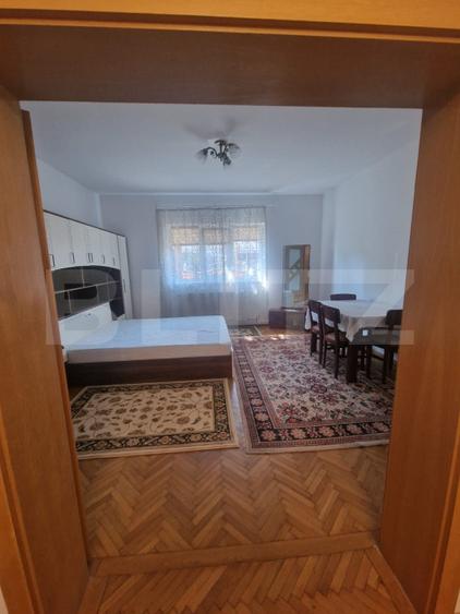 Apartament de închiriat, parter în vilă, 3 camere, 100 mp, curte generoasă