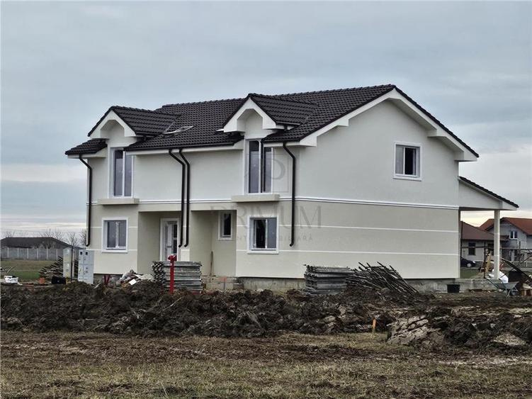 Duplex 4 camere - dormitor la parter - bucatarie inchisa - canalizare