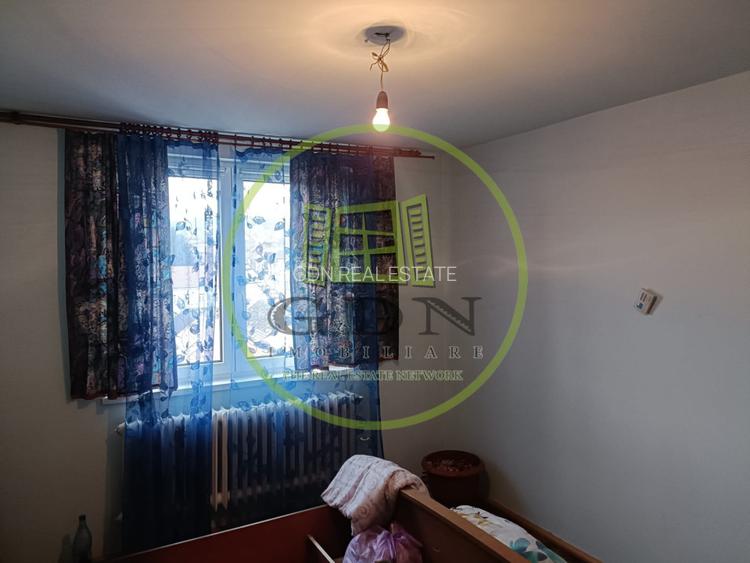 Apartament cu 2 camere de vânzare în Reghin, zona centrală - 5