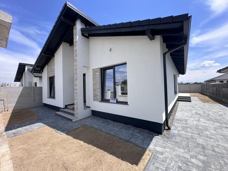 CASA NOUA I 4 CAMERE I 2 BAI I PE UN NIVEL I TEREN 423 MP I CU TOATE UTILITATILE