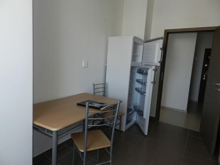 Închiriere 2 camere decomandat | 54 mp + balcon | Parcare subterana