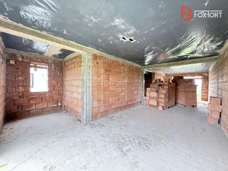 Duplex intreg 8 camere, LA ROSU, de vanzare in Sacalaz, la intrare - 12
