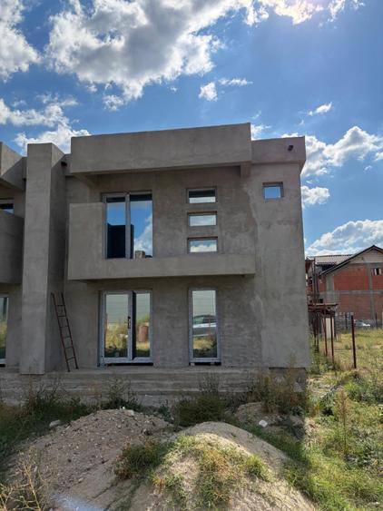 Duplex modern P+1, 233 mp, zona Nitella