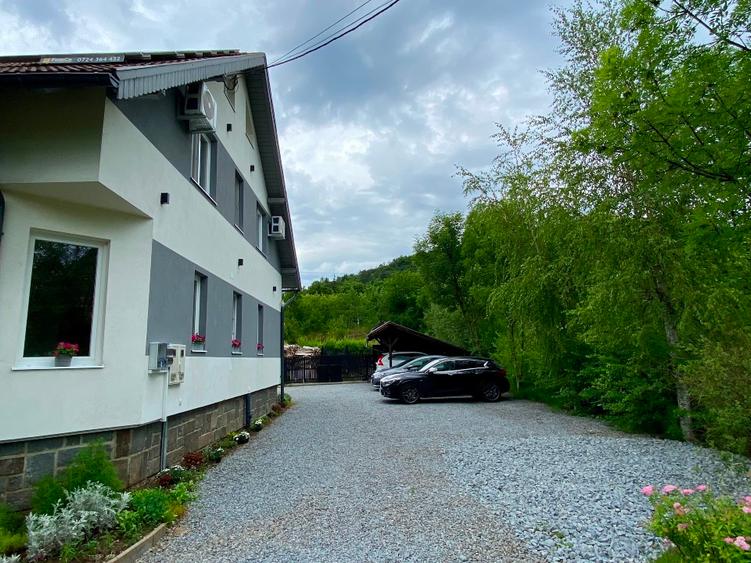 In apropierea strandului sarat si Sovata imobil cu teren 2400 mp + casa 270 mp