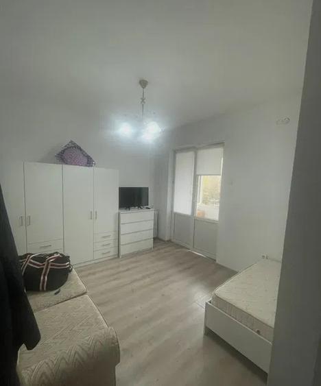 Garsoniera, decomandata, 31 mp, balcon, ac, metrou, Baba Novac