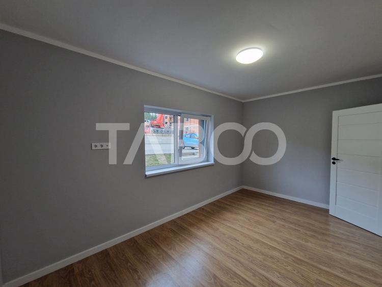 Apartament 2 camere parter 54 mp utili balcon loc de parcare Cristian