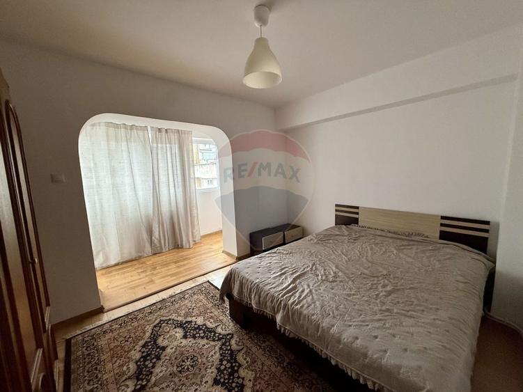 Apartament 3 camere de închiriat decomandat–central, Piața Cipariu