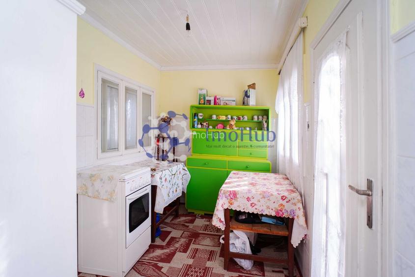 🏡 Teren 2300 mp și casă bătrânească în centrul satului Voinesti, lângă biserică - 6