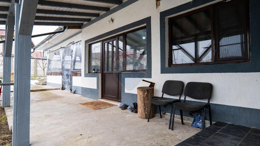 Vilă cu piscină –ideală pentru familie sau pensiune, Bacu-acces A1/A0