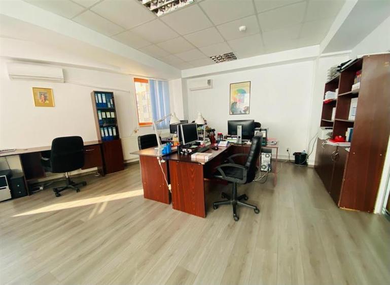 Spatii birouri - Calea Plevnei - de la 85 mp