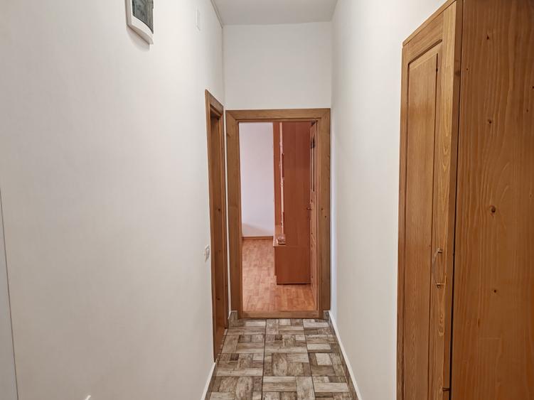 Garsoniera confort sporit, renovata zona Piata Tractorul