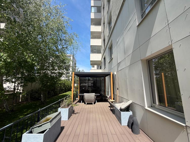 Apartament cu curte 50mp in Luxuria Residence