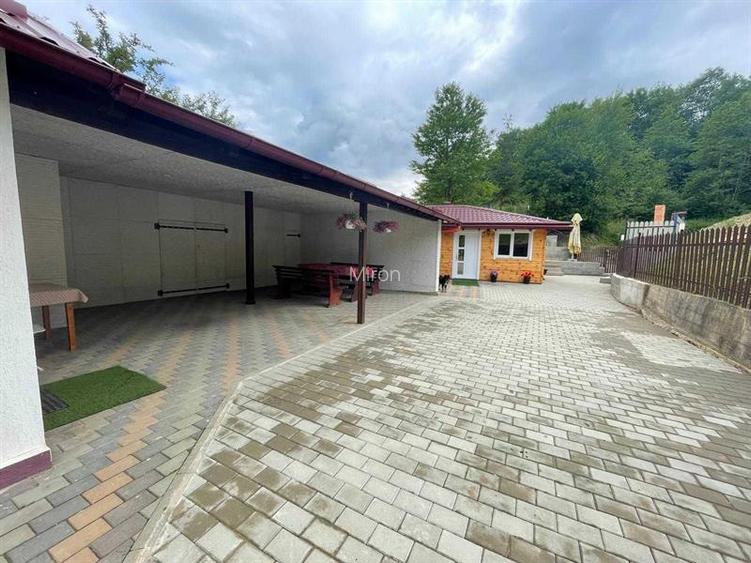 Cabană P+E+M mobilată, foișor, teren 15.000 mp – Vama, Bucovina