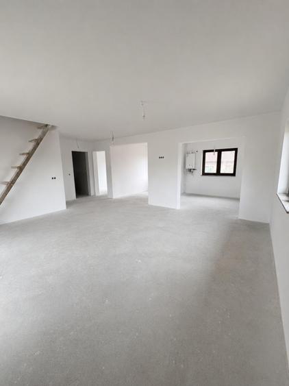Casă de vânzare, 115 mp, mansardă 45 m, zona Tautii Magheraus