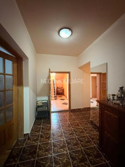 Vilă Spațioasă cu 5 Camere - 360.000 euro- Zona Girocului - 18