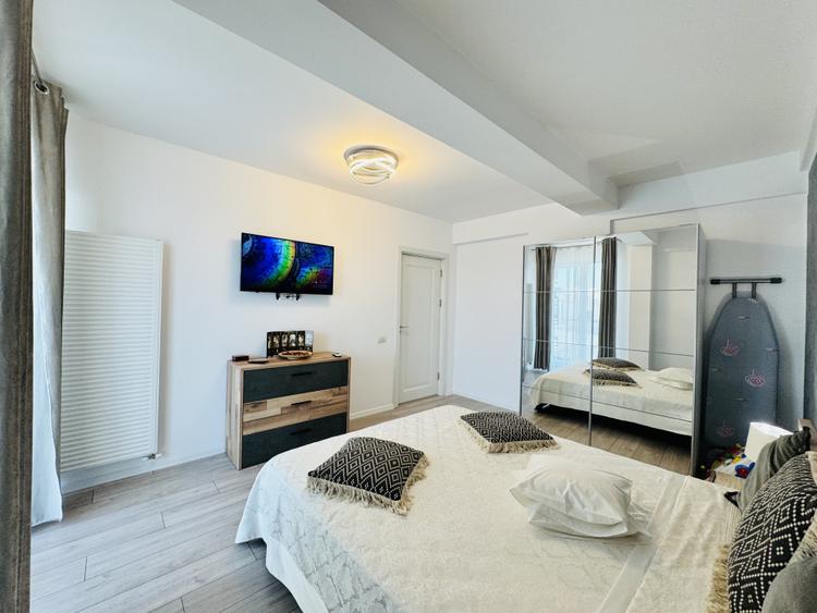 Apartament cu 3 camere complet mobilat si utilat, vedere spre Mare