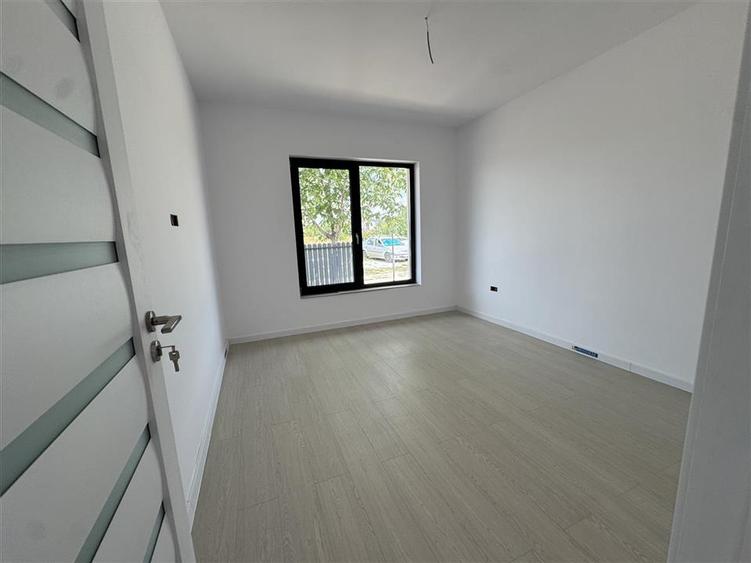 Vanzare Casa Parter La Cheie| TOATE UTILITATILE | -TEREN - 3 camere