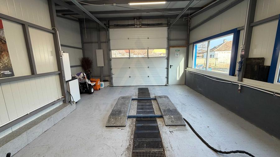 Hală 50mp cu teren 200mp ideală service auto/vulcanizare in Sura Mare