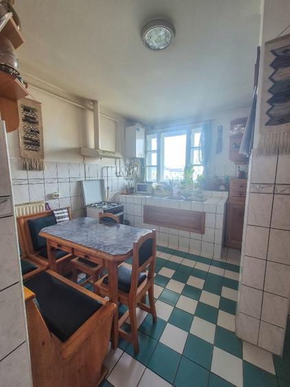 De vânzare apartament spatios, ultracentral, mobilat - 3 camere, Suceava