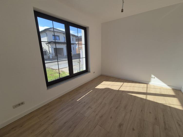 Casă nouă, la sol, 160 mp, teren 420 mp, Via Carmina, comision 0%