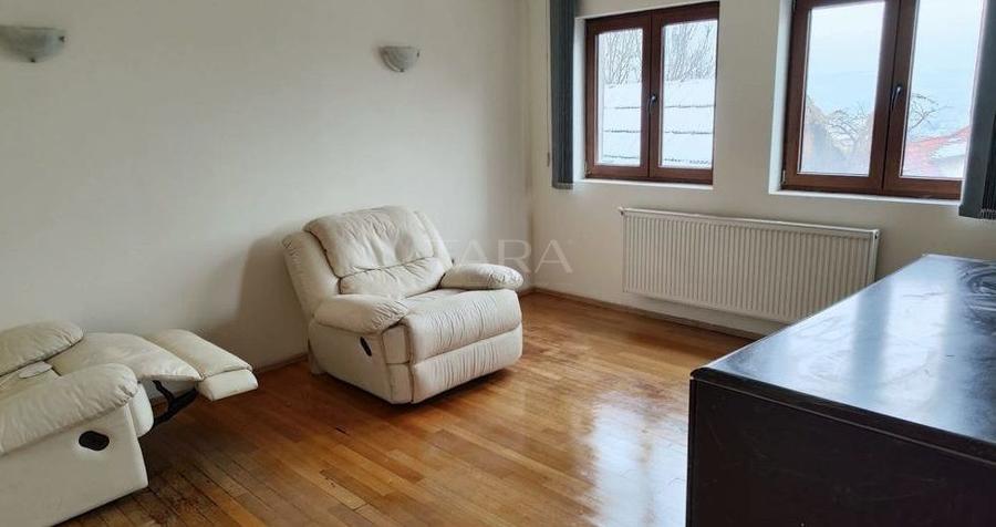 Apartament spațios de 4 camere în Zorilor, zona Sigma