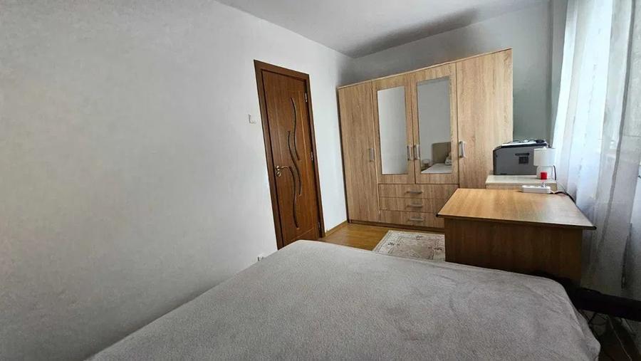 Apartament cu 3 camere, etajul 3/4, zona Alexandru cel Bun