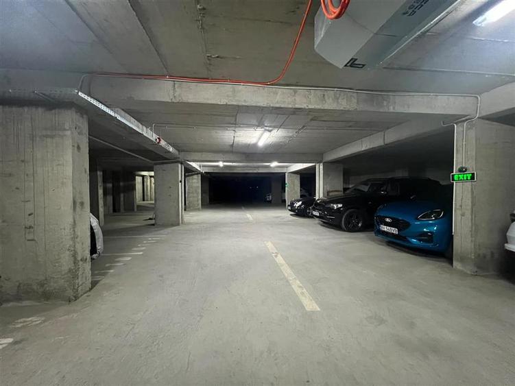 Apartament Lux prima inchiriere cu loc de parcare subteran Tractoru Coresi