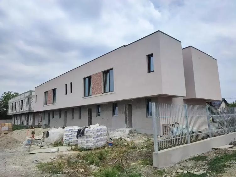 Casă 3 Camere Otopeni | Acces Direct DN1 | 3 Bai | 2 Locuri Parcare