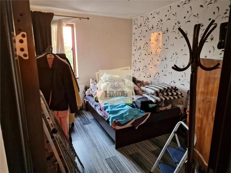 Apartament 3 camere terasa 80 mp si  curte 145 mp zona Calea Cisnadiei - 21