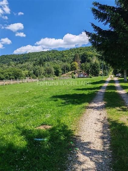 Teren Rasnov Glajarie 2000Mp Intravilan - 2