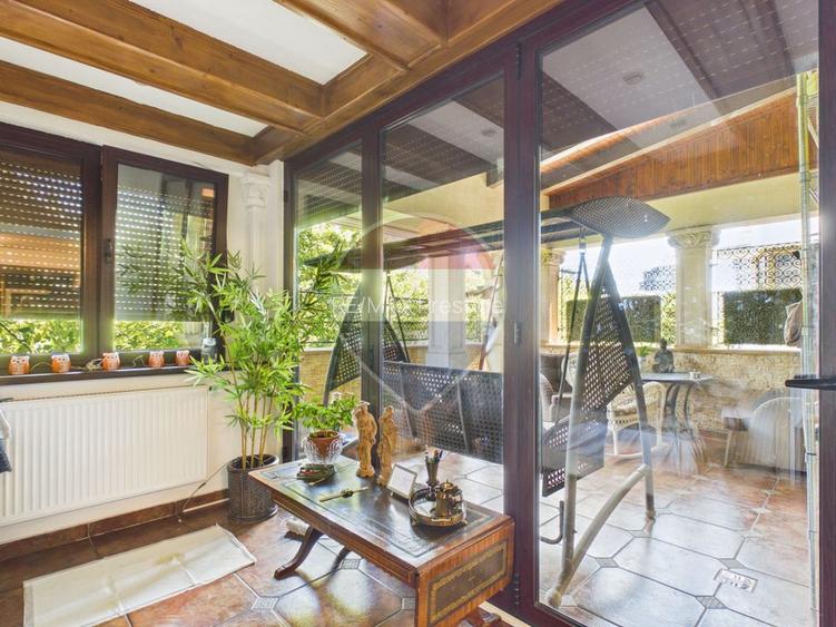 Proprietate unică formată din doua apartamente vila B-dul Primaverii