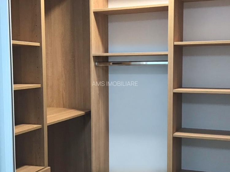 NOU / SUPERB/ LOC PARCARE/ ZONA PIPERA / CURTE GENEROASA