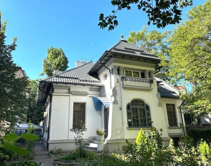 Vila cu arhitectura Neoromaneasca si teren 600 mp