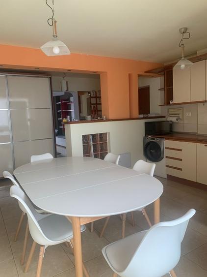 Nerva Traian - stradal , 3 camere, centrala proprie si parcare,direct proprietar