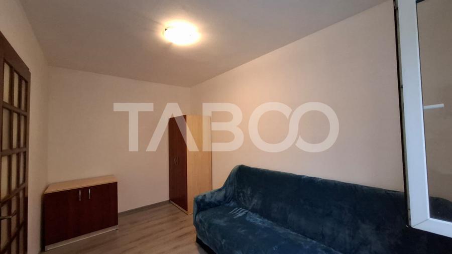 Apartament 3 camere de inchiriat 45 mp zona Vasile Aaron