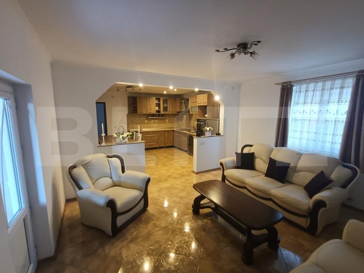 Casa cu 5 camere, suprafata utila 208 mp, loc. Halmeu