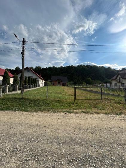 Casă de vânzare la roșu – preț negociabil