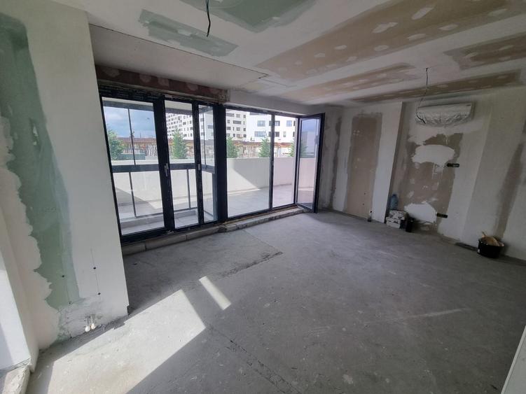 Tomis nord Euromaterna-apartament 3 camere decomandat cu terasa de 33 mp